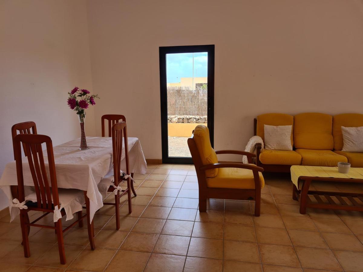 Amagante Hostel Corralejo Bagian luar foto